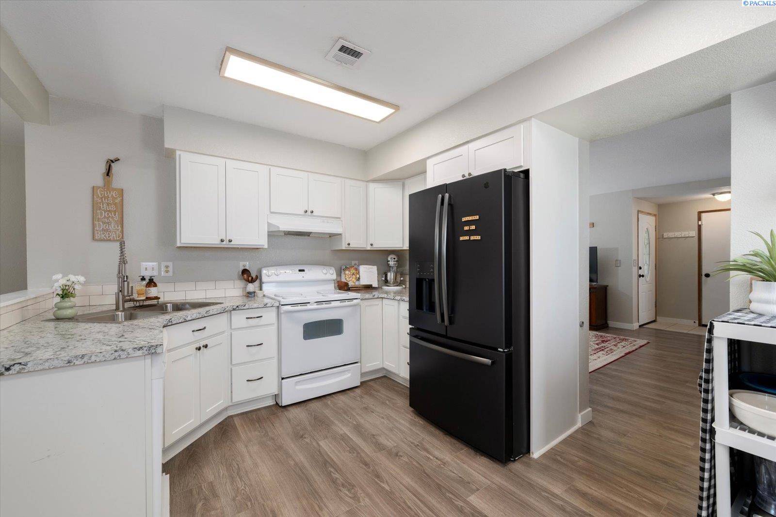 Kennewick, WA 99336,4215 W John Day Place