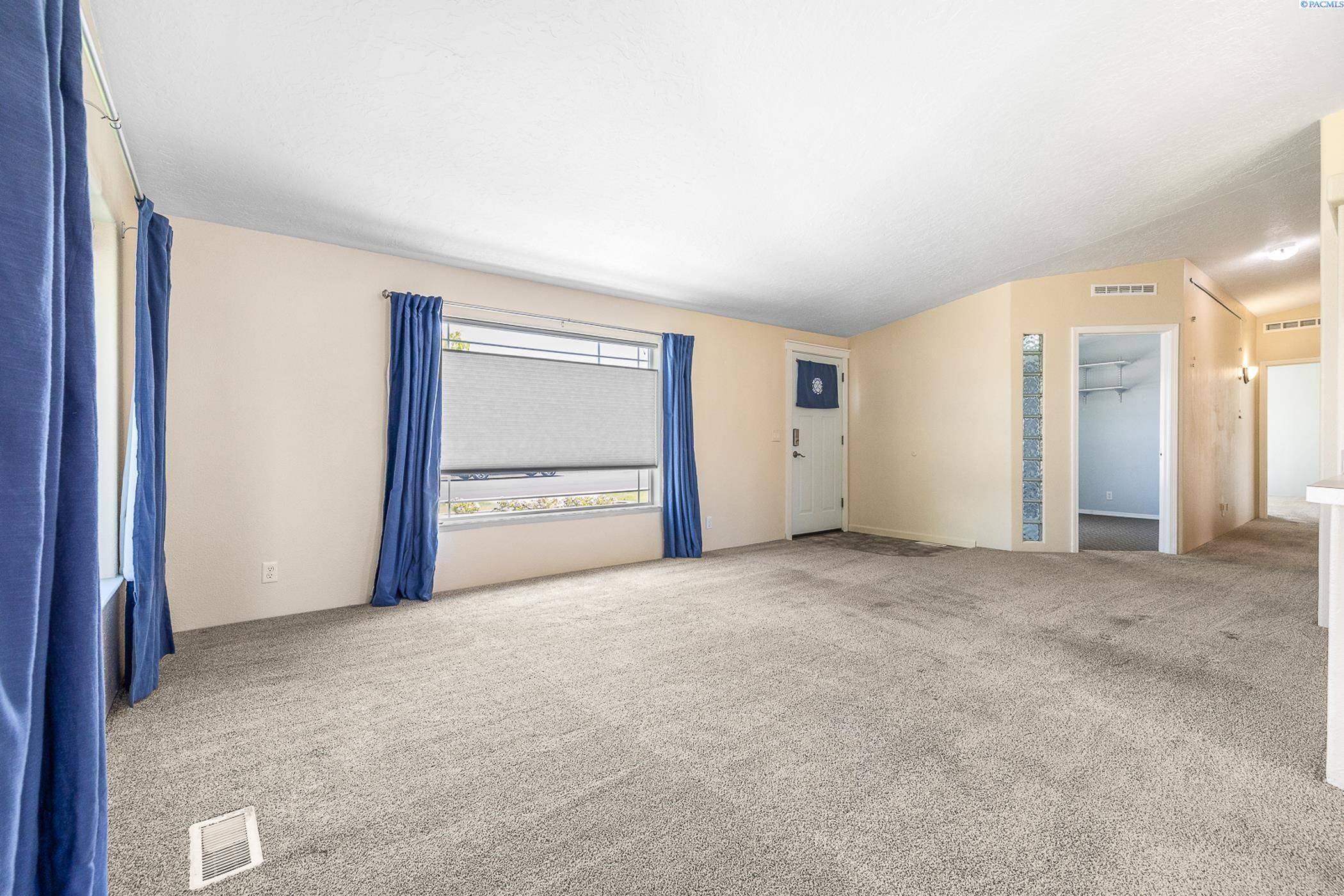 Richland, WA 99352,2566 Glenbriar Lane