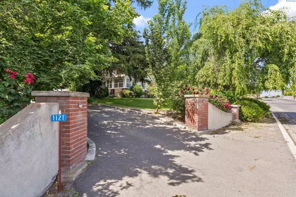 Sunnyside, WA 98944,1121 Scoon Rd