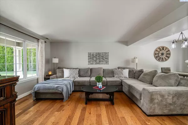 West Richland, WA 99353,2330 Hummingbird Lane