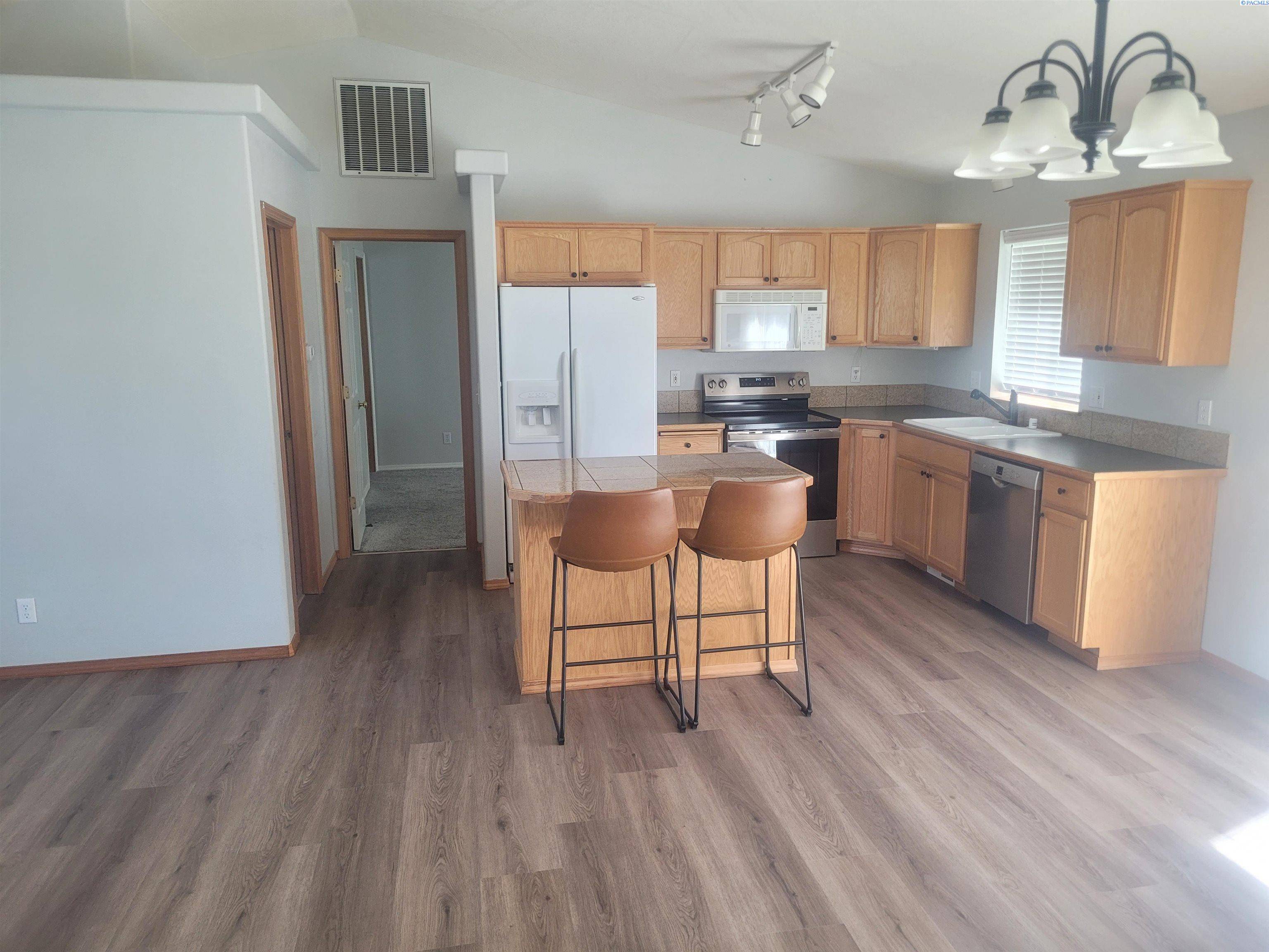 Richland, WA 99352,1677 Foxglove Ave.