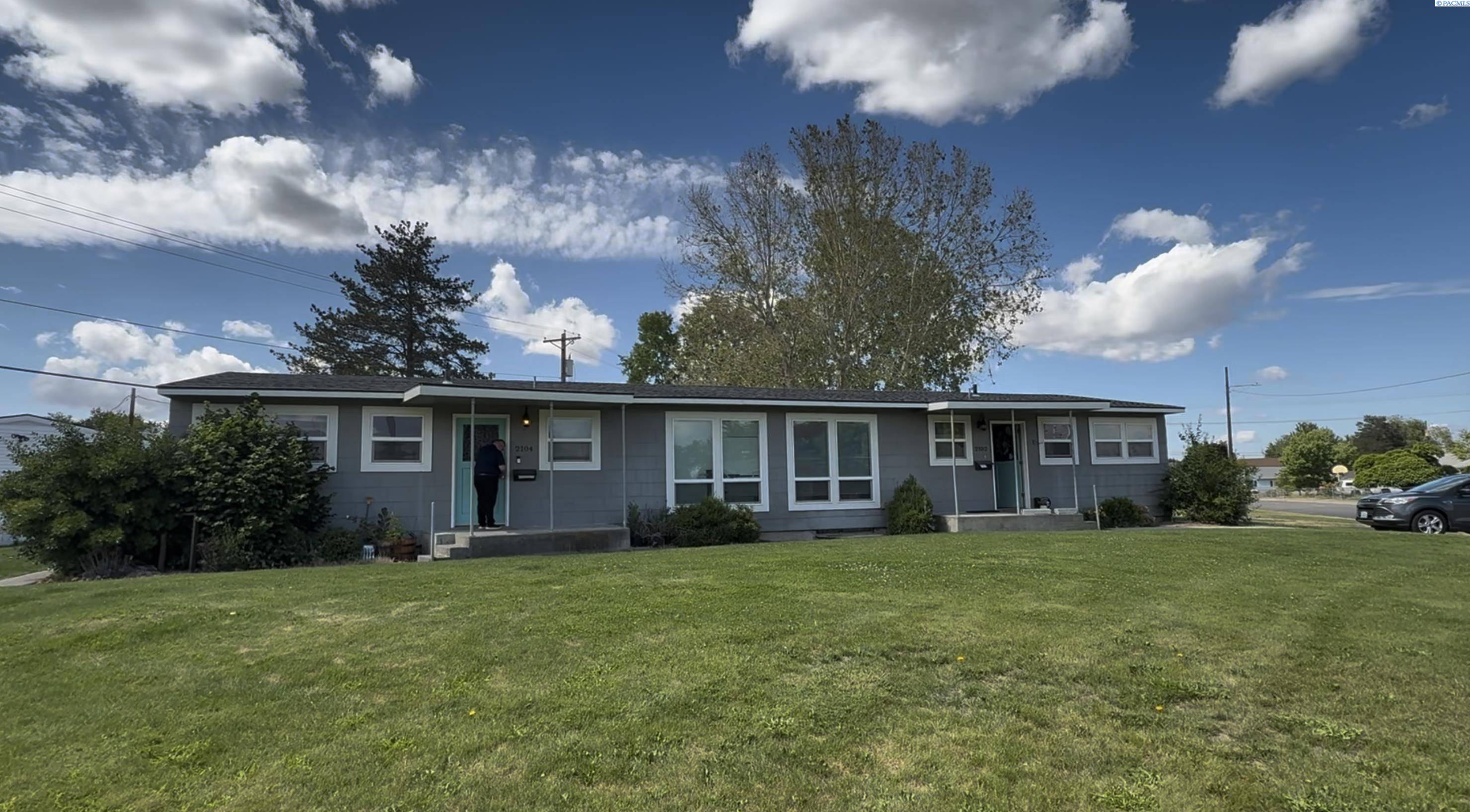 2102/2104 Lee Blvd, Richland, WA 99352