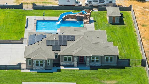 184 Gallant Rd, Burbank, WA 99323