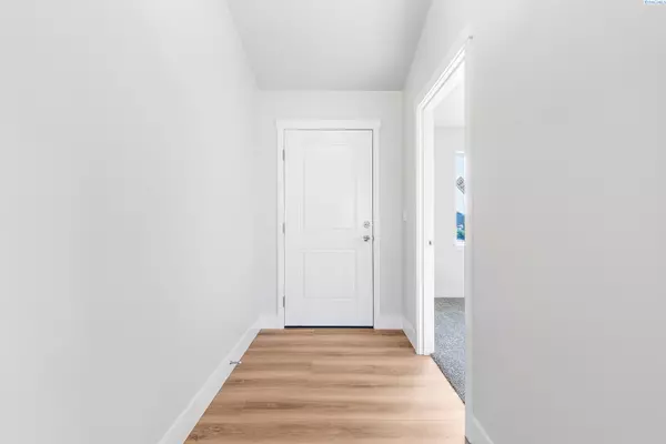 Kennewick, WA 99338,2836 S Osborne St