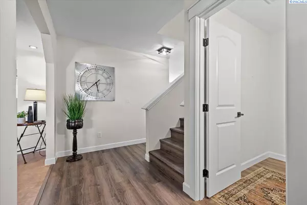 West Richland, WA 99353,5101 Crane Dr.