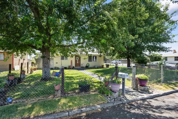 Othello, WA 99344,1306 E Spruce St