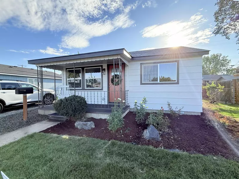 913 Sanford Avenue, Richland, WA 99352-3712