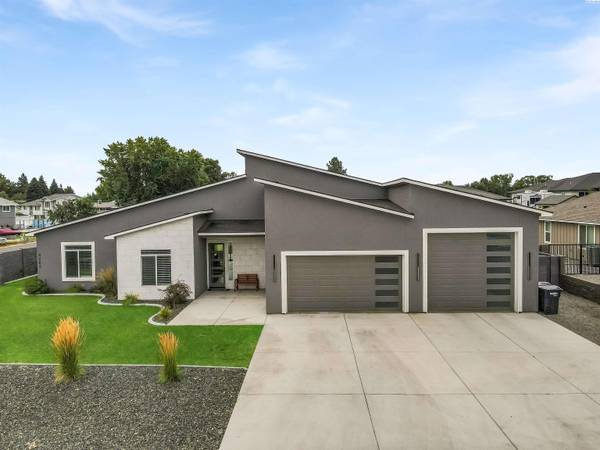 5202 W Henry Ct, Pasco, WA 99301