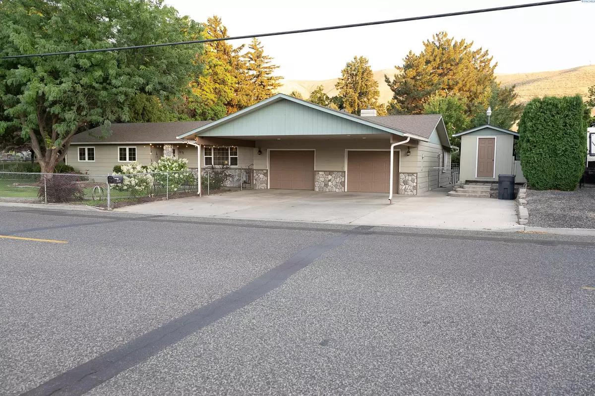 Prosser, WA 99350,1531 Paterson Rd