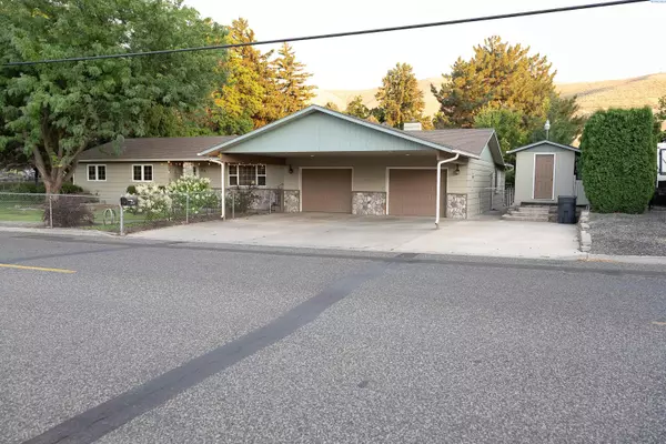 1531 Paterson Rd, Prosser, WA 99350