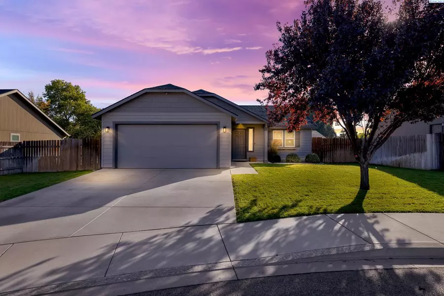 1241 S Keller Place, Kennewick, WA 99338