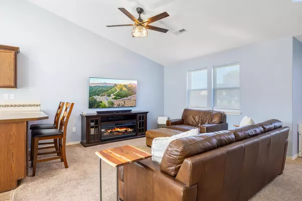 Kennewick, WA 99338,1241 S Keller Place