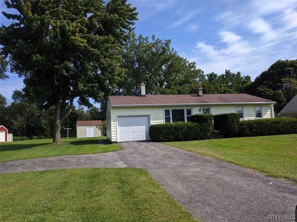 4401 N Ridge RD, Lockport, NY 14094