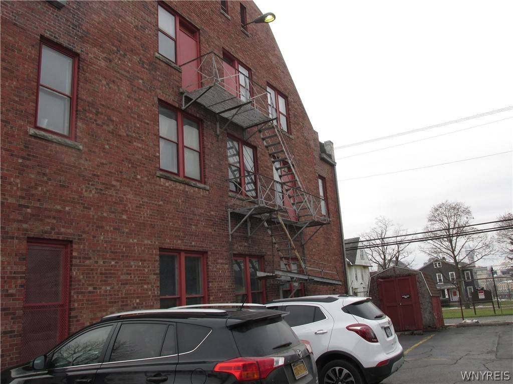 Niagara Falls, NY 14301,554 Main ST