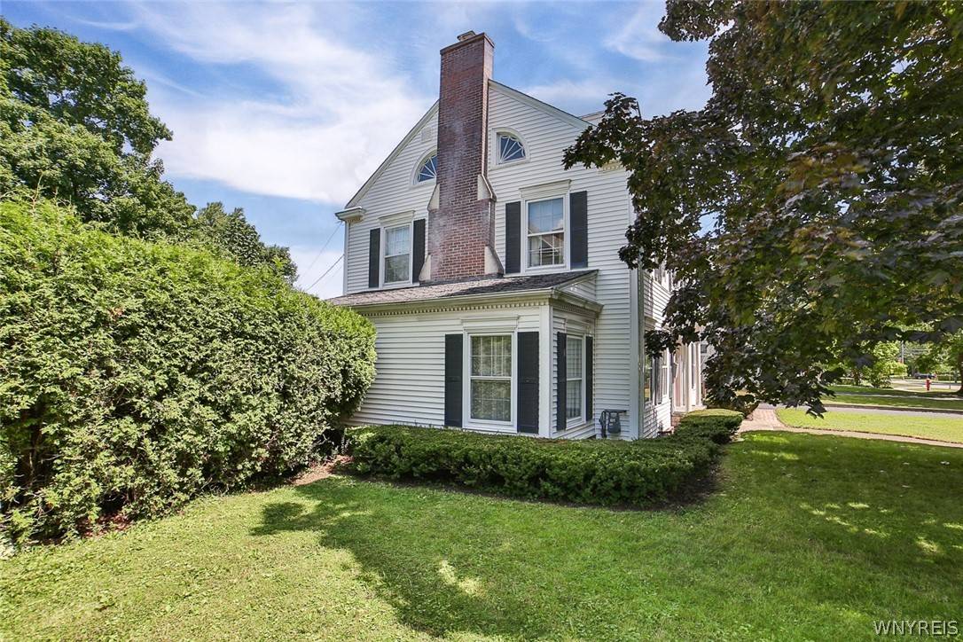 Lockport, NY 14094,623 East AVE