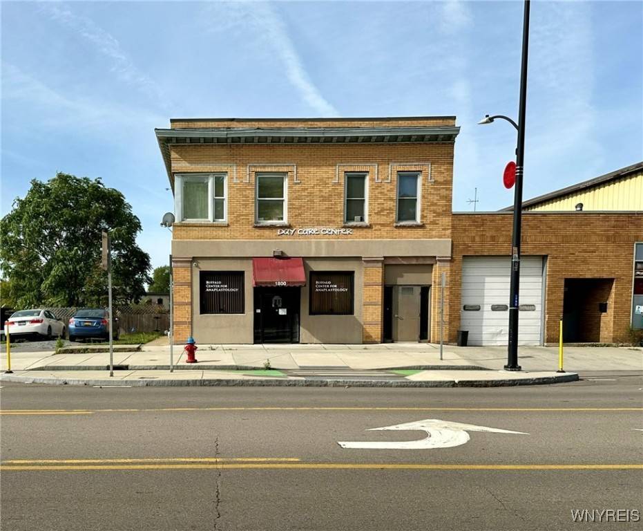 Buffalo, NY 14207,1792 Niagara ST