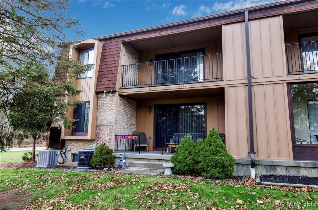 Buffalo, NY 14228,5 Greenwich DR #4