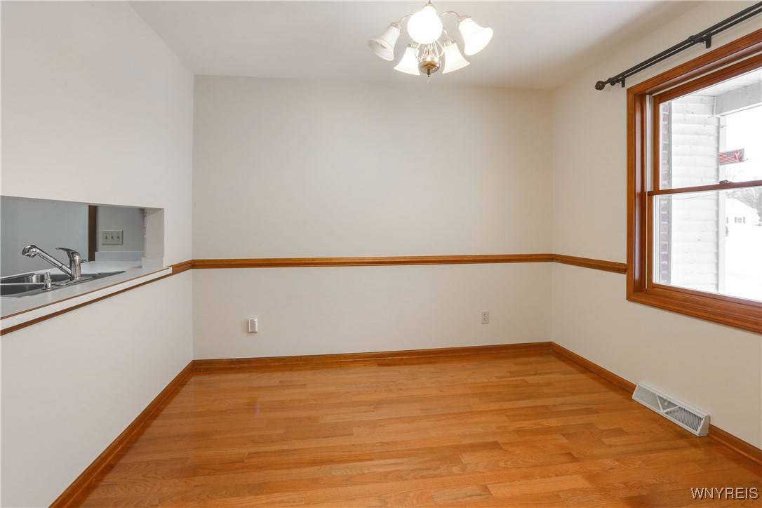 Orchard Park, NY 14127,6055 Quaker Hollow RD #1