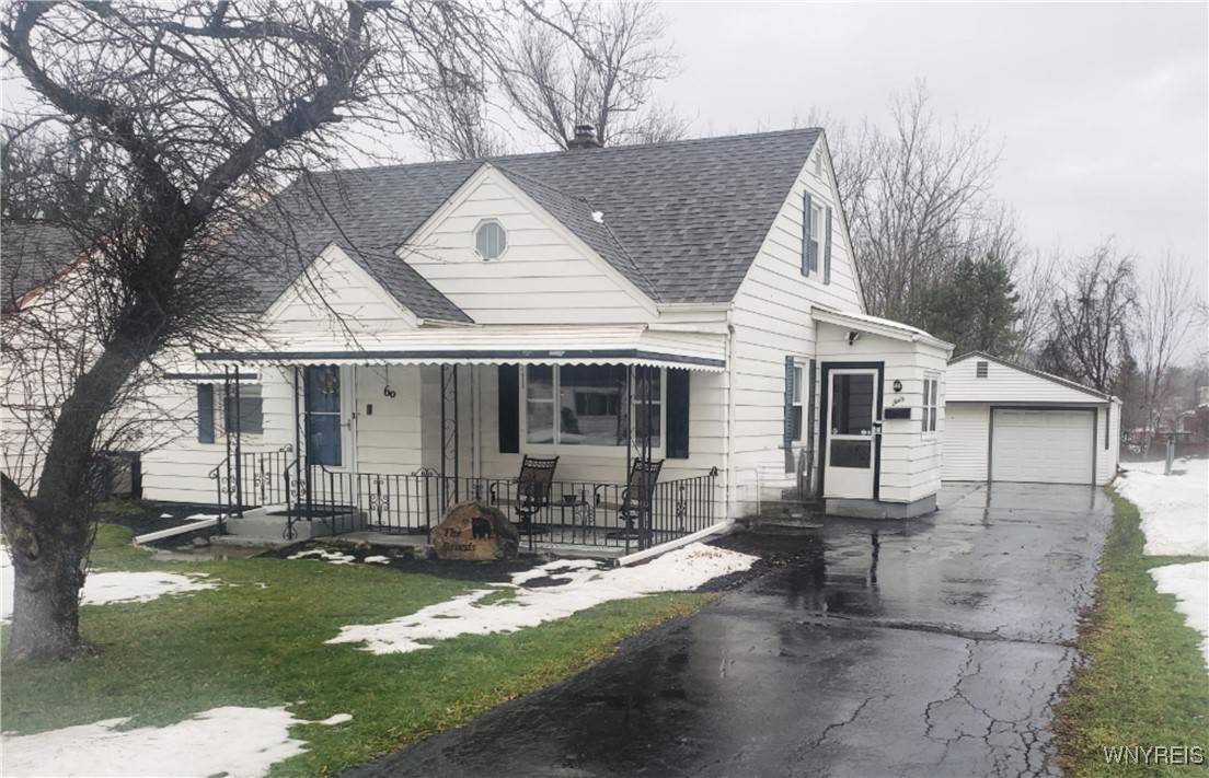 60 Burmon DR, Orchard Park, NY 14127