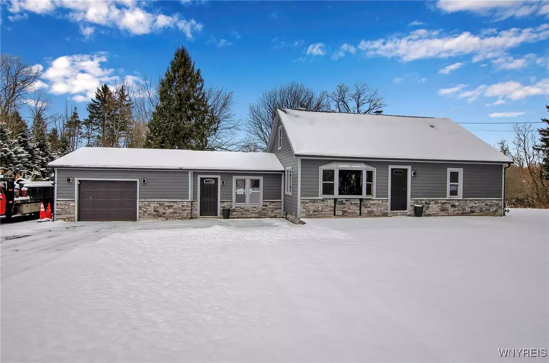 East Aurora, NY 14052,2321 W Blood RD