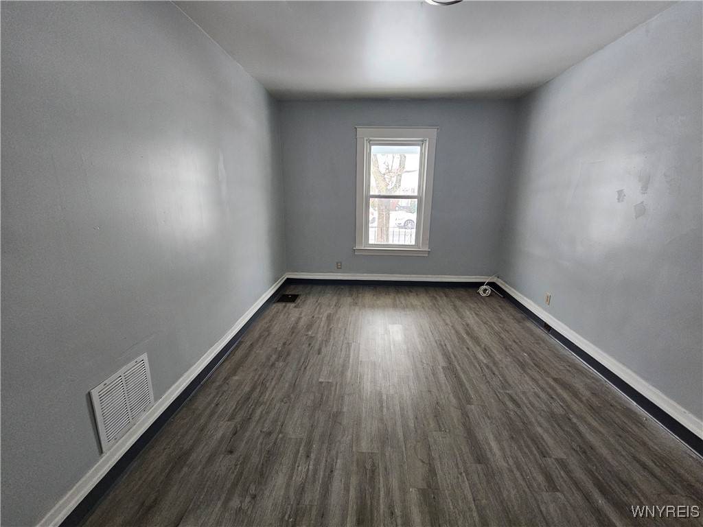 Niagara Falls, NY 14303,443 22nd ST