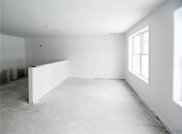 Angola, NY 14006,8983 Iroquois ST