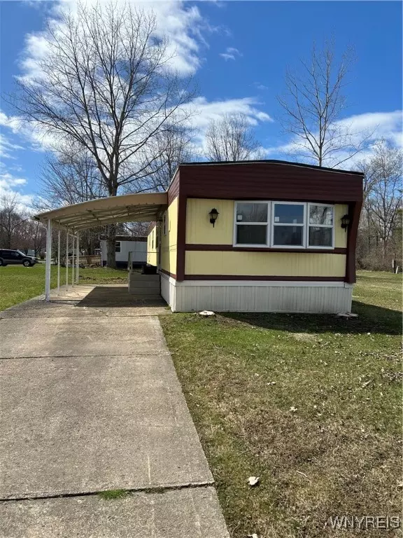 Angola, NY 14006,1072 Karen DR