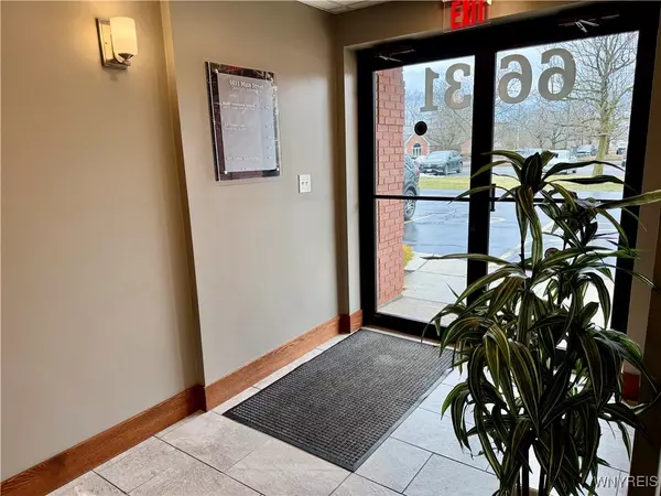 Williamsville, NY 14221,6631 Main ST