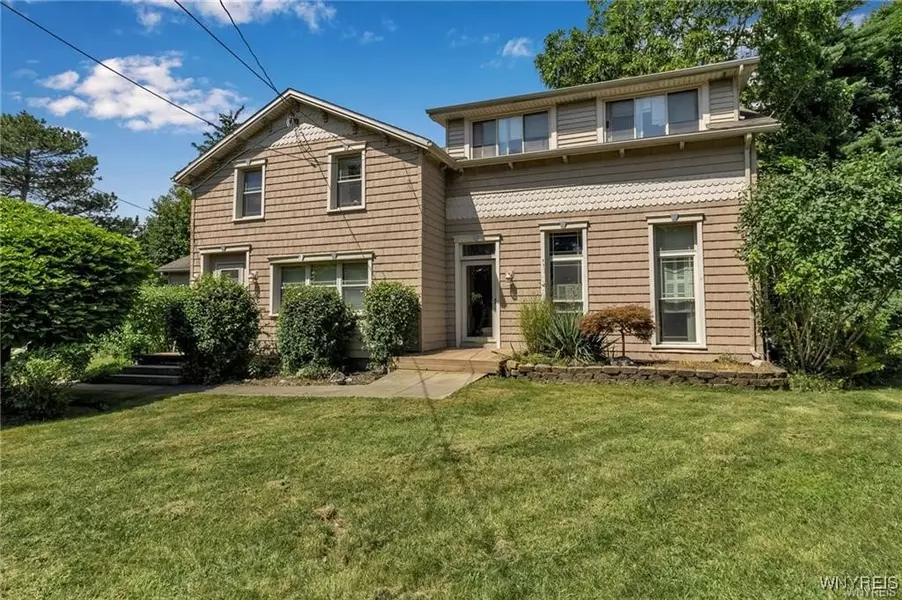 5334 Genesee ST, Bowmansville, NY 14026