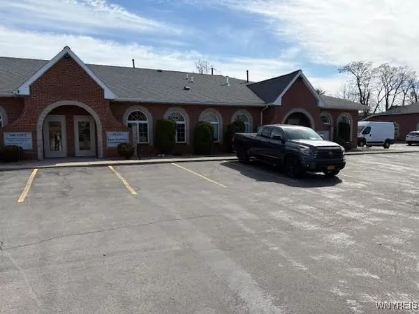 Williamsville, NY 14221,6490 Main ST
