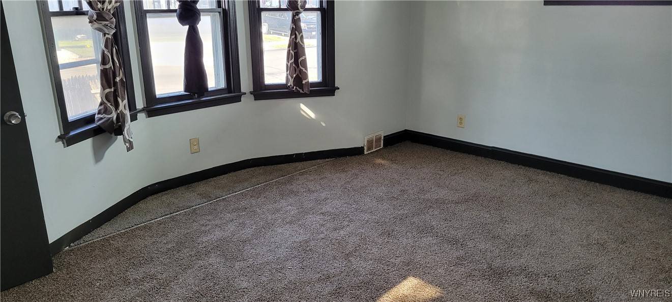 Buffalo, NY 14207,165 Roesch AVE