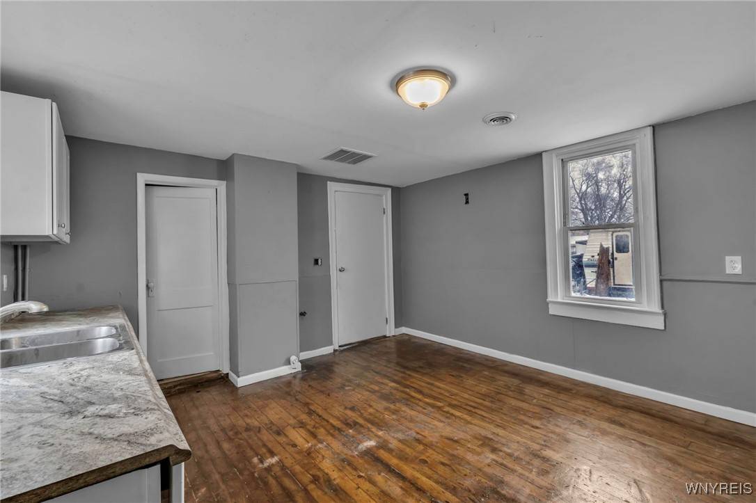 Buffalo, NY 14207,38 Ontario ST