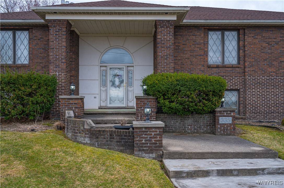 Williamsville, NY 14221,335 Maple RD