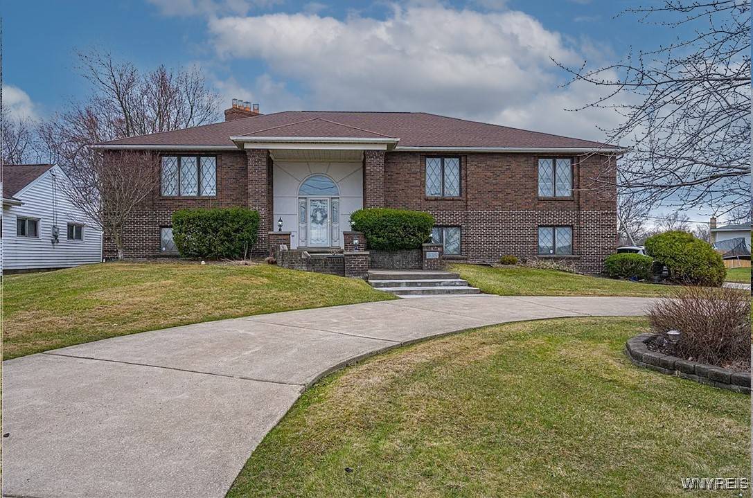 Williamsville, NY 14221,335 Maple RD