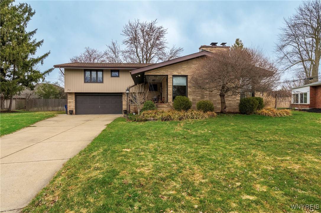 25 Brookedge CT, Williamsville, NY 14221