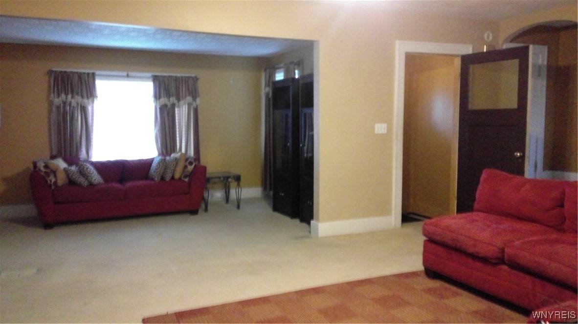 Buffalo, NY 14215,581 Eggert RD