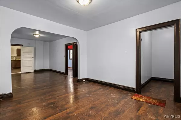 Buffalo, NY 14211,855 Woodlawn AVE