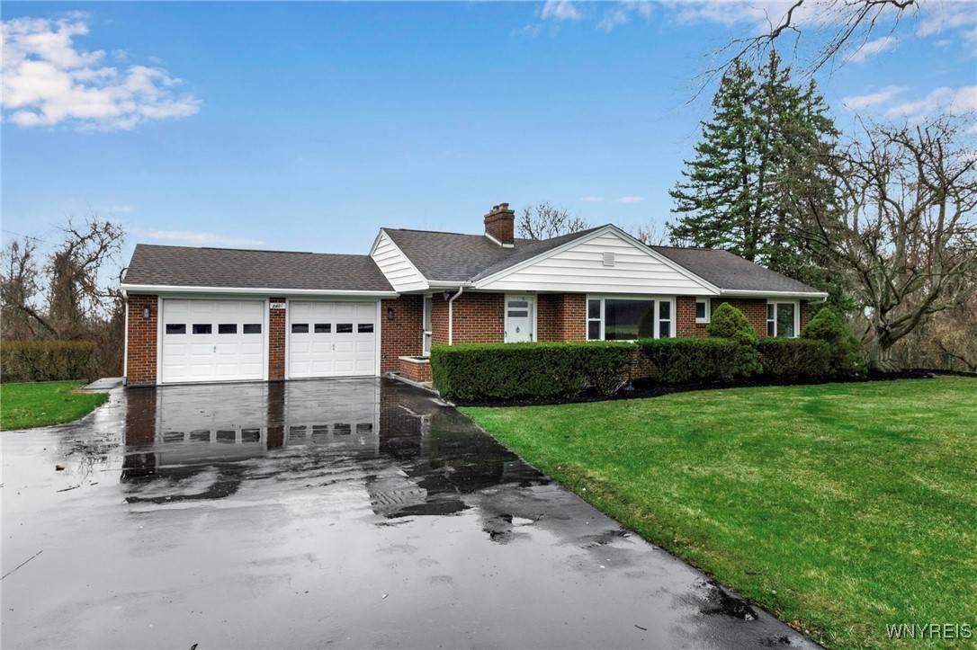 7401 Rochester RD, Lockport, NY 14094
