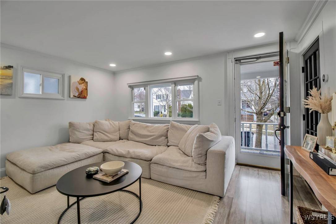 Lancaster, NY 14086,44 Holland AVE