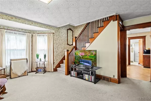 Niagara Falls, NY 14304,404 72nd ST