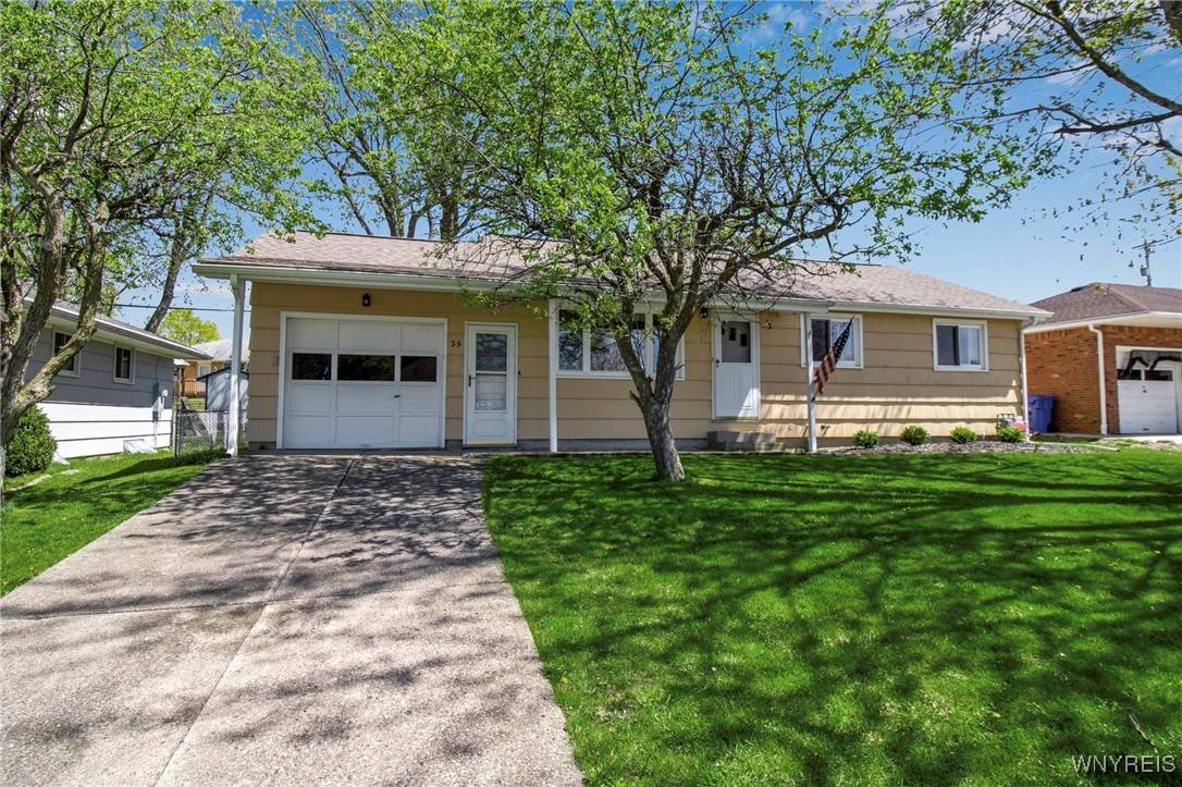35 Larkwood RD, Buffalo, NY 14224