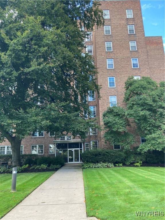 Buffalo, NY 14222,731 West Ferry #7G