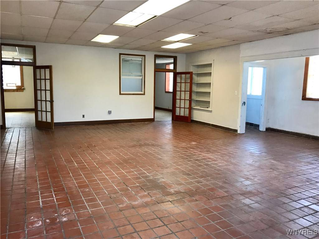 Buffalo, NY 14207,259 Amherst ST