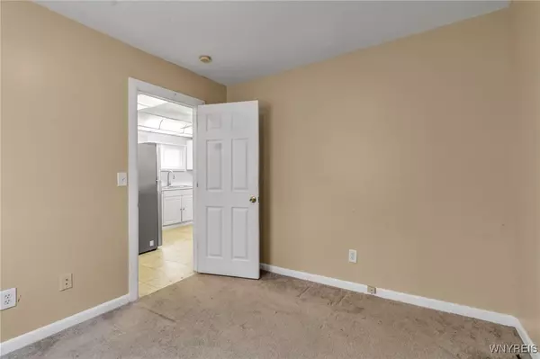 Buffalo, NY 14215,281 Roslyn Ave AVE