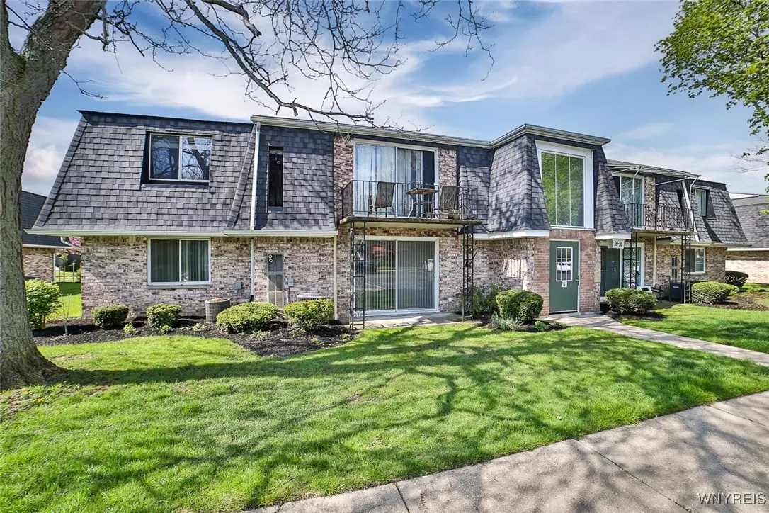 Amherst, NY 14068,90 Foxberry DR #A