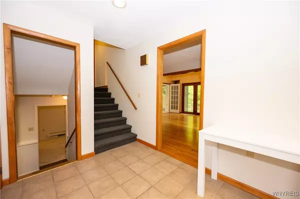 East Aurora, NY 14052,1906 Center ST