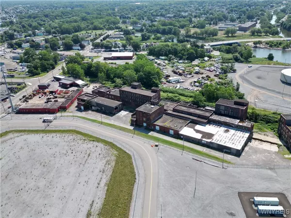 Buffalo, NY 14210,703 Elk ST
