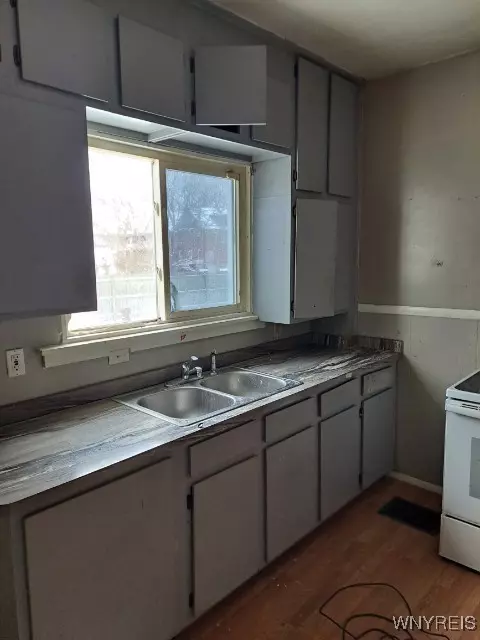 Niagara Falls, NY 14303,214 22nd ST