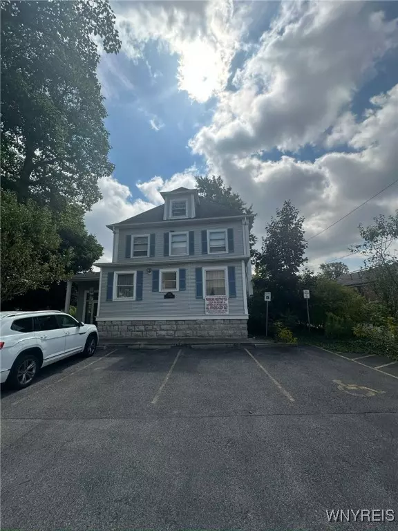 Buffalo, NY 14226,3911 Main ST