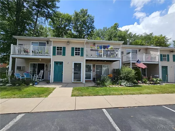 Buffalo, NY 14228,12 Sunmist Square #D